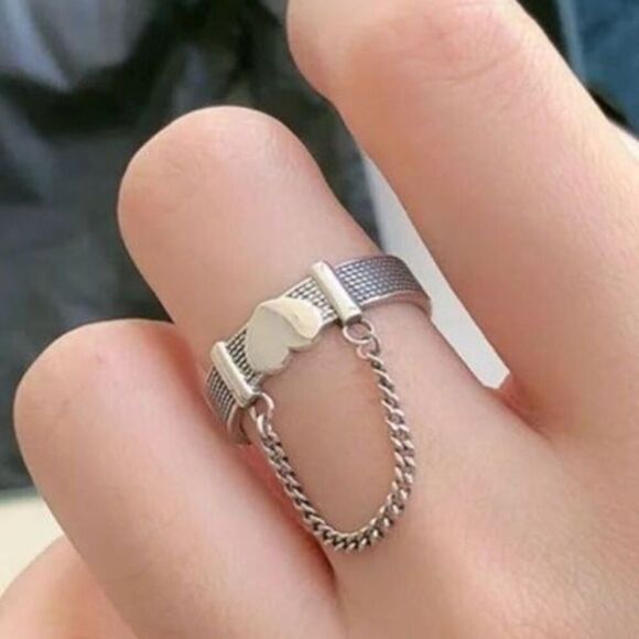 The Unchain My Heart Ring in antiqued Tibetan Silver 925 - Picture 7 of 12